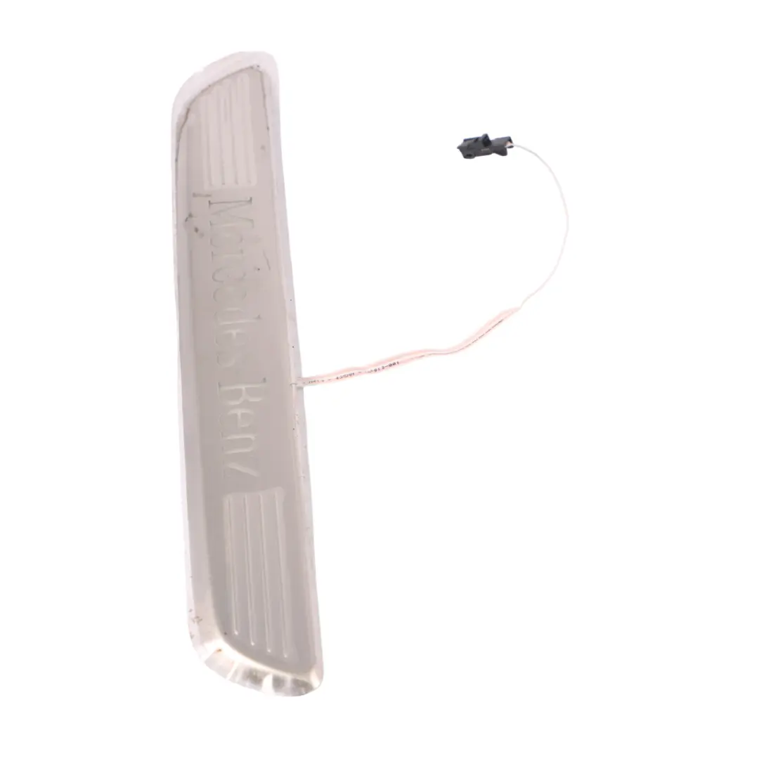 Mercedes W205 X253 Eingang Abdeckung Trim Vorne Rechts Platte - SKU A2056800735-1 - Teilenummer A2056800735
