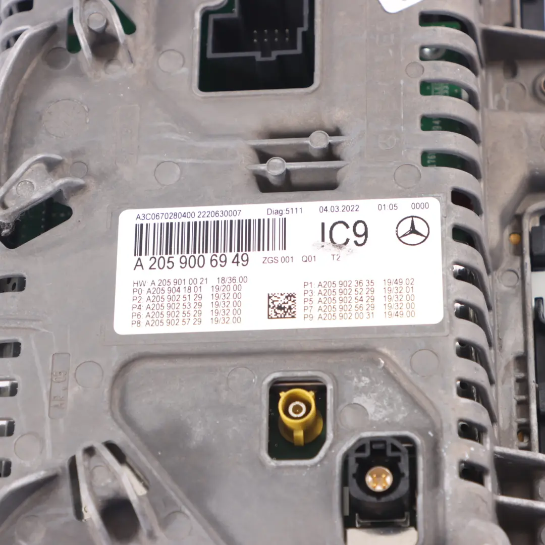 Mercedes W205 Tableau de bord Compteur de vitesse navi - SKU A2059006949 - Numéro de pièce A2059006949