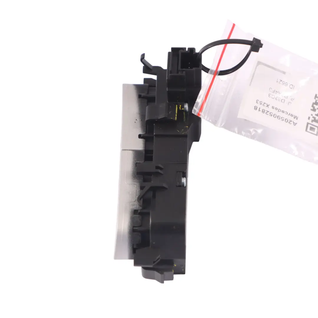 Heating Switch Mercedes W205 X253 Heat Button Front Left N/S to Seat with Part number A2059052818 Seat Heating Switch Mercedes W205 X253 Heat Button Front Left N/S - SKU A2059052818 - Part number A2059052818