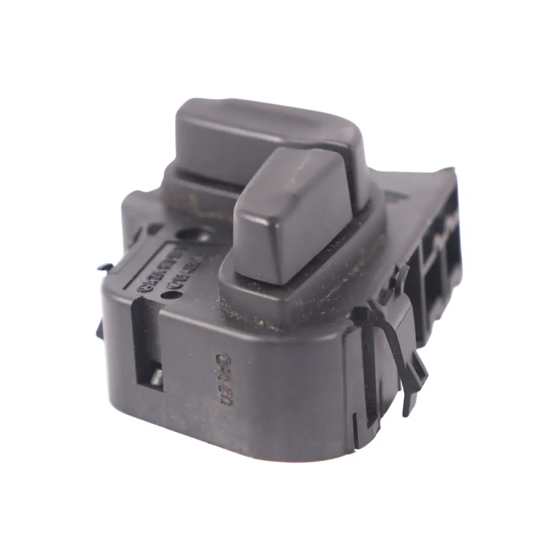Mercedes W204 Interruptor ajuste asiento eléctrico delantero derecho - SKU A2059057703 - Número de pieza A2059057703