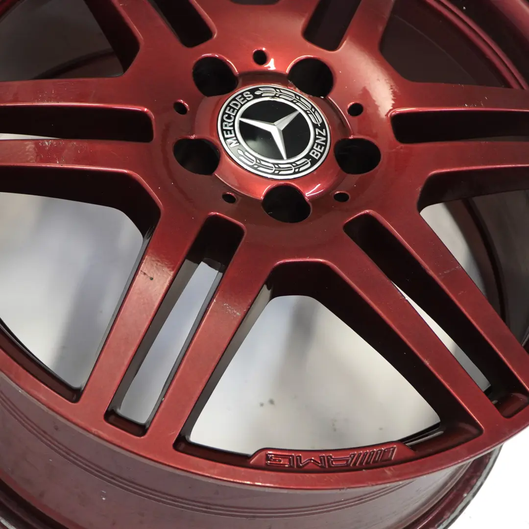 Jante avant en alliage rouge 18" 8J ET:45 pour Mercedes C207 A207 AMG à propos du numéro de pièce A2074011302 Mercedes C207 A207 AMG Jante avant en alliage rouge 18" 8J ET:45 - SKU A2074011302-7 - Numéro de pièce A2074011302