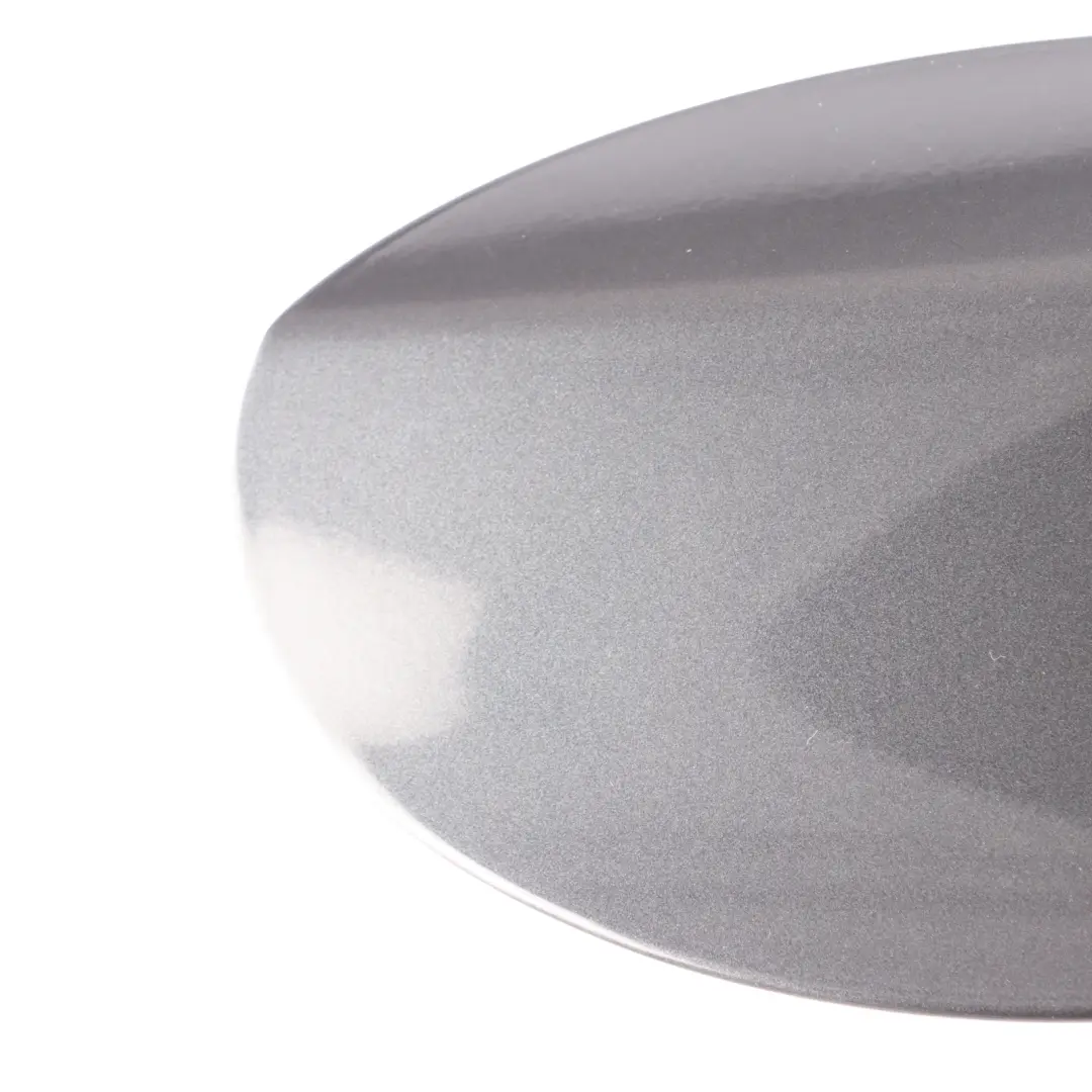 W207 Klapka Wlewu Paliwa Pokrywa Tenorite Grey Szary Metalik - 755 do Mercedes o numerze A2077570106 Mercedes W207 Klapka Wlewu Paliwa Pokrywa Tenorite Grey Szary Metalik - 755 - SKU A2077570106-TNG1 - Numer Części A2077570106