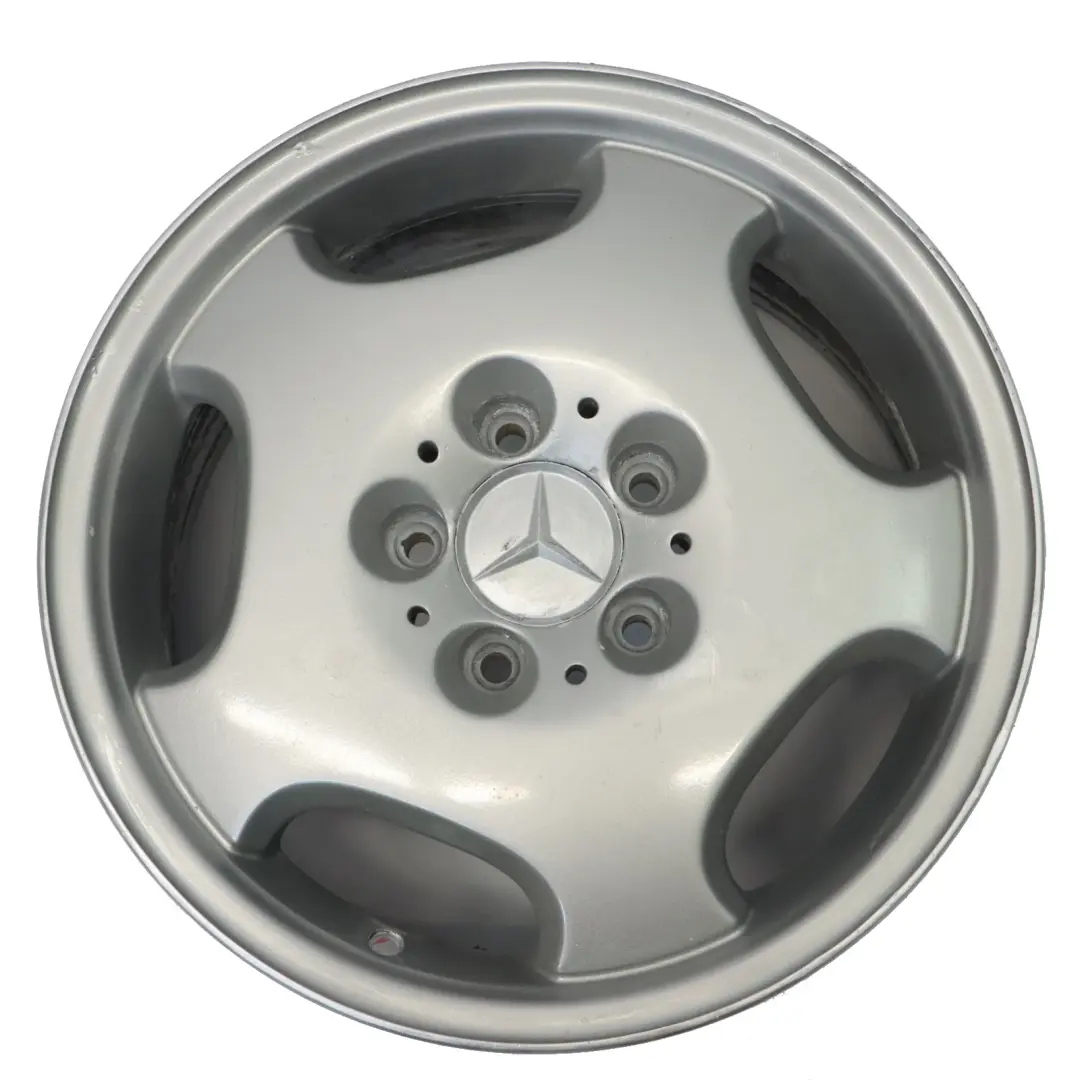 Silberne Leichtmetallfelge 16" 7,5J ET:41 5-Loch für Mercedes W210 mit Teilenummer A2104010402 Mercedes W210 Silberne Leichtmetallfelge 16" 7,5J ET:41 5-Loch - SKU A2104010402-1 - Teilenummer A2104010402