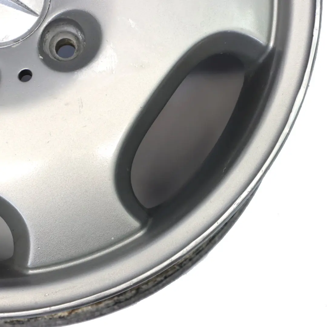 Silberne Leichtmetallfelge 16" 7,5J ET:41 5-Loch für Mercedes W210 mit Teilenummer A2104010402 Mercedes W210 Silberne Leichtmetallfelge 16" 7,5J ET:41 5-Loch - SKU A2104010402-1 - Teilenummer A2104010402
