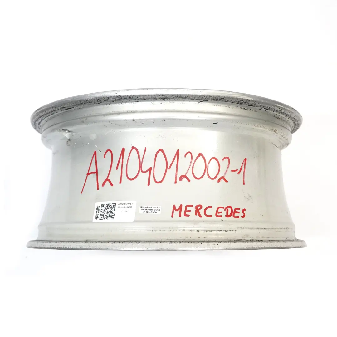 Silberne Leichtmetallfelge 17" 7,5J ET:37 Sternspeiche A2104010402 für Mercedes W210 mit Teilenummer A2104012002 Mercedes W210 Silberne Leichtmetallfelge 17" 7,5J ET:37 Sternspeiche A2104010402 - SKU A2104012002-1 - Teilenummer A2104012002