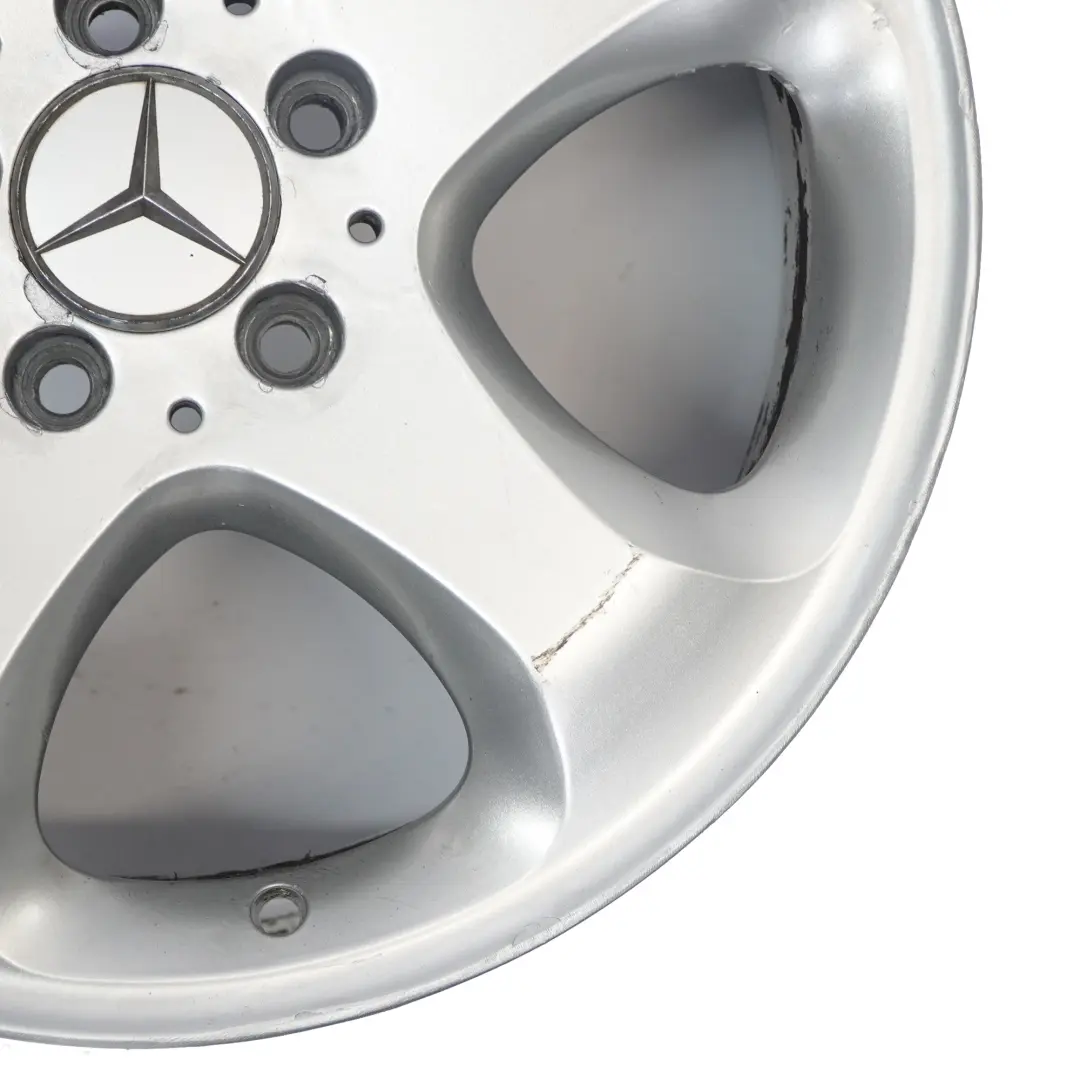 Argento Cerchio in lega 17" 7,5J ET:37 Stella Raggi A2104010402 per Mercedes W210 con numero di parte A2104012002 Mercedes W210 Argento Cerchio in lega 17" 7,5J ET:37 Stella Raggi A2104010402 - SKU A2104012002-1 - Numero di parte A2104012002