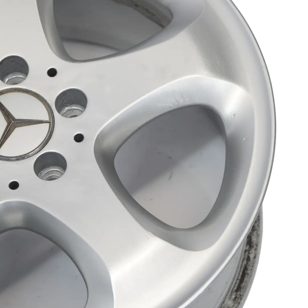 Mercedes W210 Argento Cerchio in lega 17" 7,5J ET:37 Stella Raggi A2104010402 - SKU A2104012002-2 - Numero di parte A2104012002