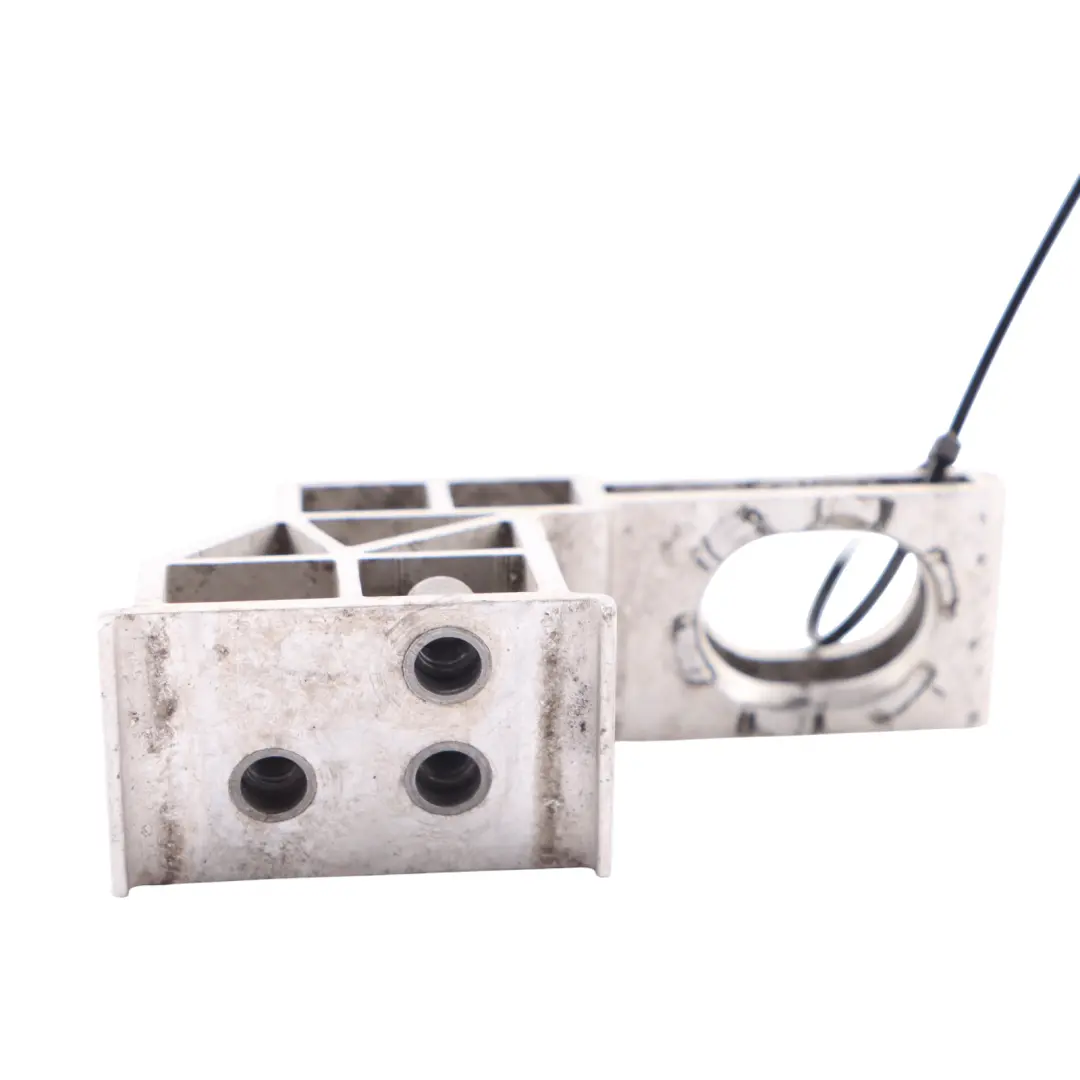 Support De Radiateur Avant Droit Support De Panneau pour Mercedes W213 C253 à propos du numéro de pièce A2135010720 Mercedes W213 C253 Support De Radiateur Avant Droit Support De Panneau - SKU A2135010720 - Numéro de pièce A2135010720