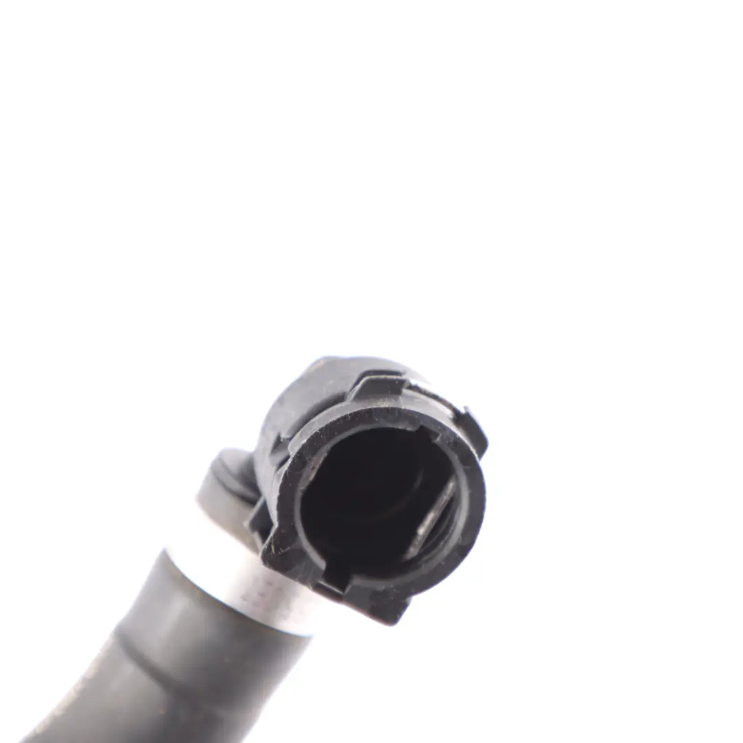 Tuyau D'Eau Mercedes W213 C238 C253 Moteur Diesel OM642 Coolant Line pour à propos du numéro de pièce A2135016982 Tuyau D'Eau Mercedes W213 C238 C253 Moteur Diesel OM642 Coolant Line - SKU A2135016982 - Numéro de pièce A2135016982