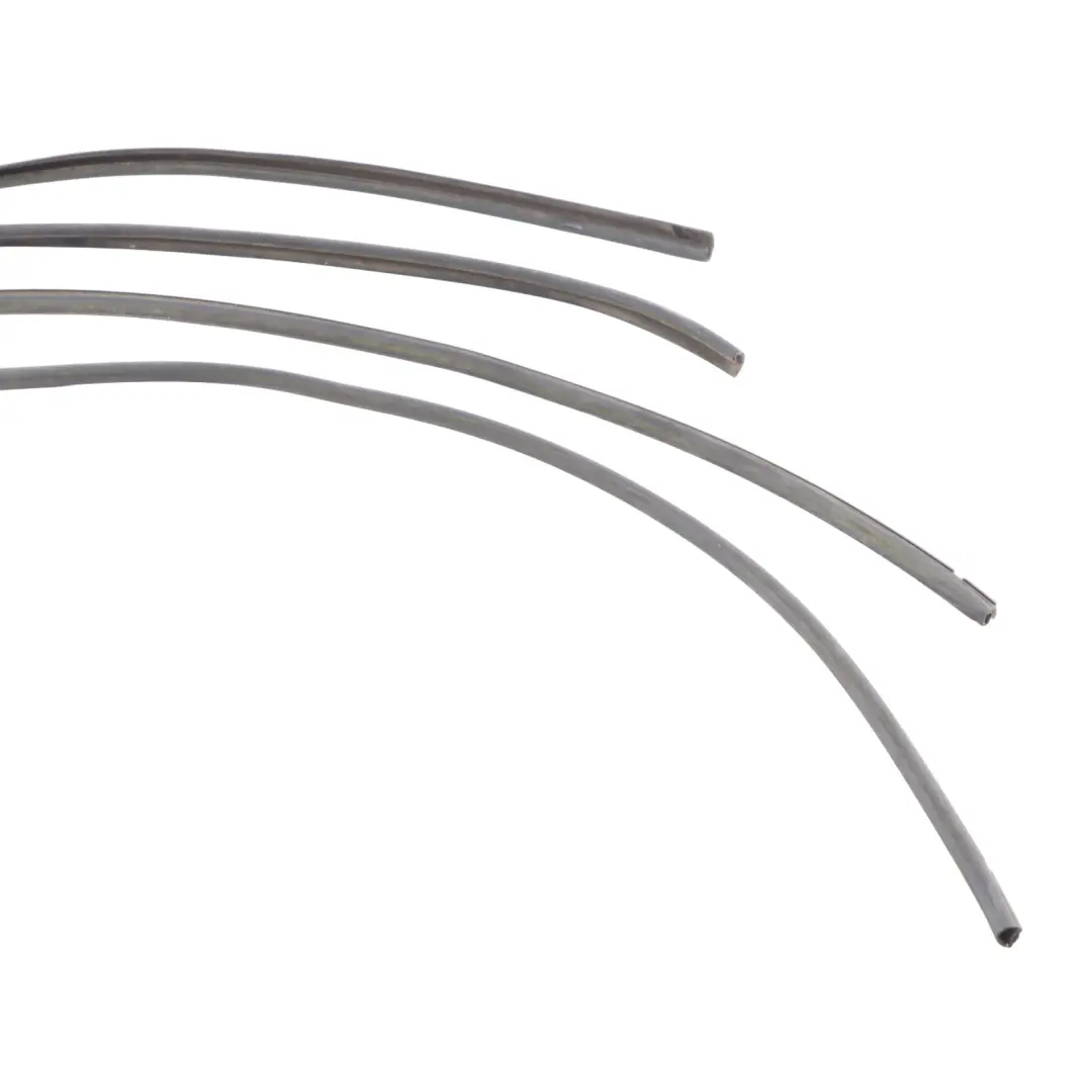 Junta Sellado Cristal Techo Solar Corredizo Central para Mercedes W213 W247 con número de pieza A2137820000 Mercedes W213 W247 Junta Sellado Cristal Techo Solar Corredizo Central - SKU A2137820000 - Número de pieza A2137820000