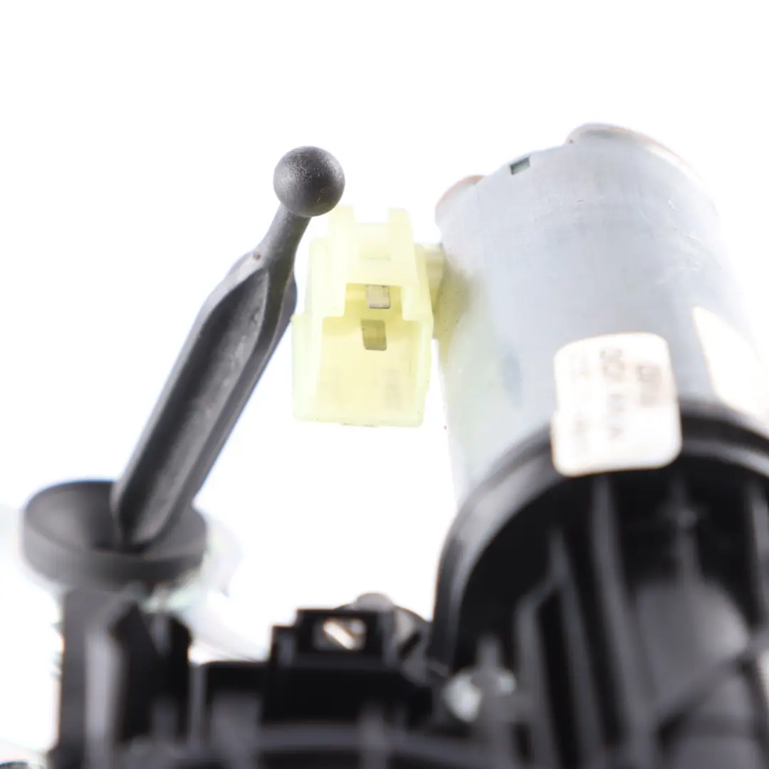 Trunk Lid Lift Drive Motor Rear Close Unit to Mercedes W213 with Part number A2138208201 Mercedes W213 Trunk Lid Lift Drive Motor Rear Close Unit - SKU A2138208201 - Part number A2138208201