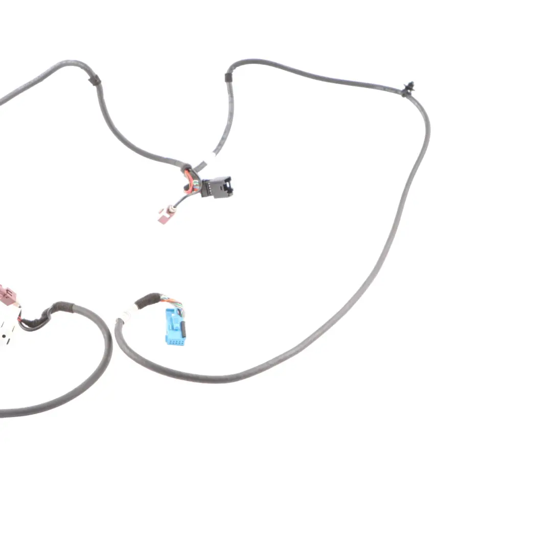 Universal Handy Interface UHI Adapter Wiring Harness to Mercedes W221 with Part number A2218200115 Mercedes W221 Universal Handy Interface UHI Adapter Wiring Harness - SKU A2218200115 - Part number A2218200115