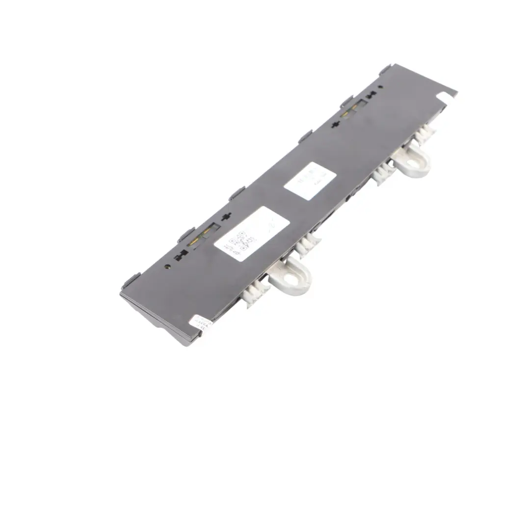 Roof Aerial Radio Antenna Amplifier Unit to Mercedes W221 with Part number A2218200389 Mercedes W221 Roof Aerial Radio Antenna Amplifier Unit - SKU A2218200389 - Part number A2218200389