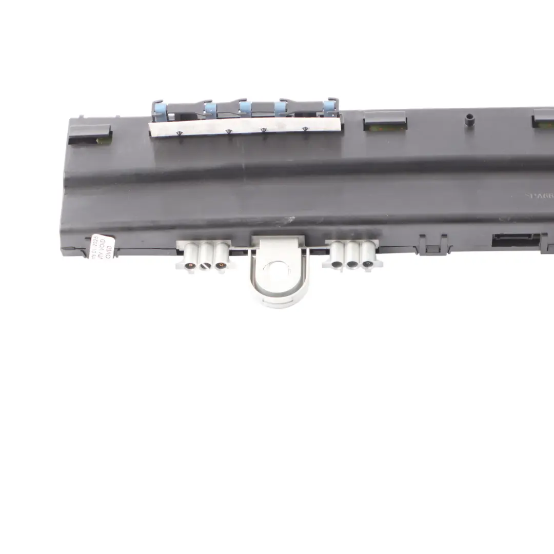 Roof Aerial Radio Antenna Amplifier Unit to Mercedes W221 with Part number A2218200389 Mercedes W221 Roof Aerial Radio Antenna Amplifier Unit - SKU A2218200389 - Part number A2218200389