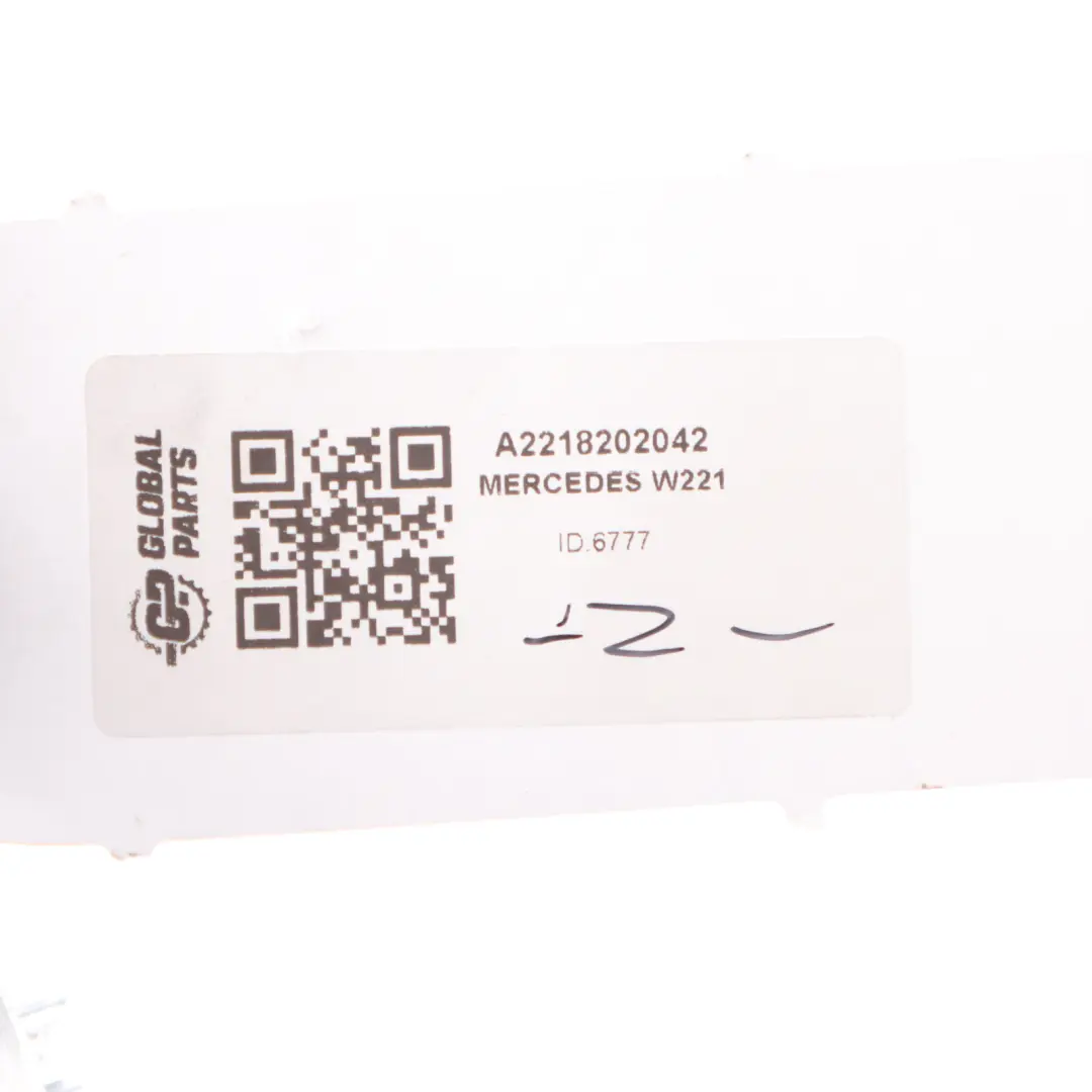 Sliding Roof Motor Sunroof Drive Actuator Unit to Mercedes W221 with Part number A2218202042 Mercedes W221 Sliding Roof Motor Sunroof Drive Actuator Unit - SKU A2218202042 - Part number A2218202042