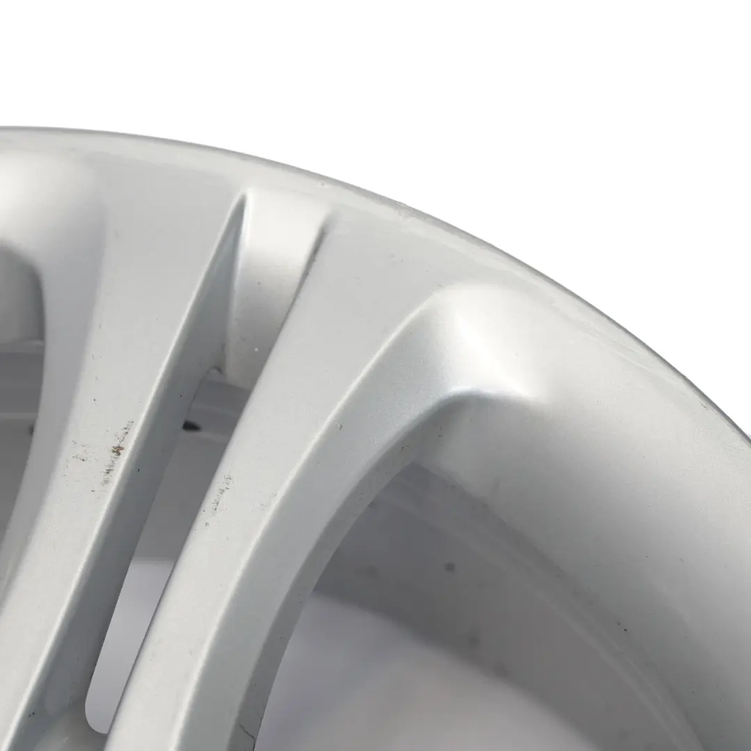 Srebrna Felga Aluminiowa 17" 7.5J ET:52.5 do Mercedes W176 W246 o numerze A2464011002 Mercedes W176 W246 Srebrna Felga Aluminiowa 17" 7.5J ET:52.5 - SKU A2464011002-2 - Numer Części A2464011002