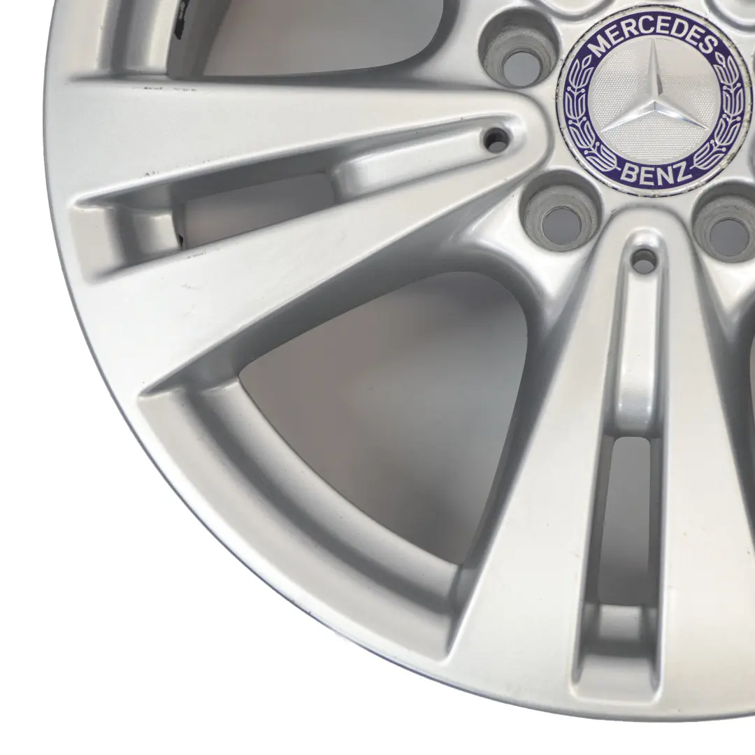 Llanta De aleacion plateada 17" ET:52,5 7,5J para Mercedes B W176 W246 con número de pieza A2464011400 Mercedes B W176 W246 Llanta De aleacion plateada 17" ET:52,5 7,5J - SKU A2464011400-2 - Número de pieza A2464011400