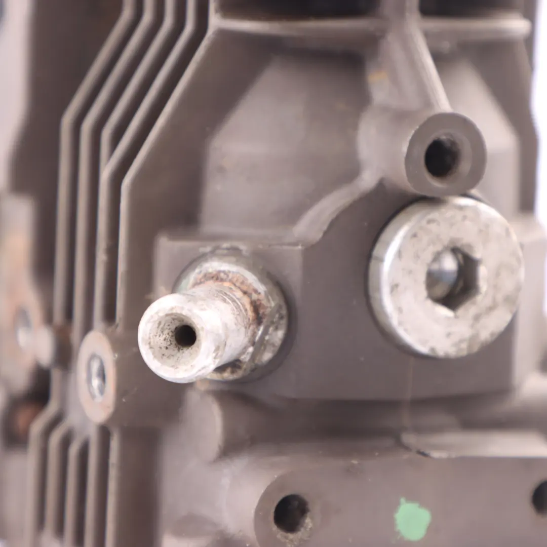 Suspension Compressor Pump Control Unit to Mercedes W251 Air with Part number A2513202604 Mercedes W251 Air Suspension Compressor Pump Control Unit - SKU A2513202604-1 - Part number A2513202604