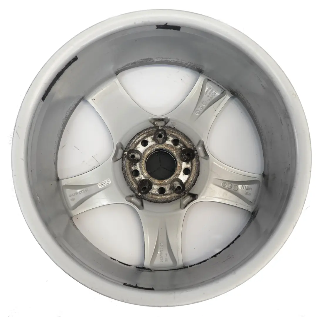 Jante alliage noire 19" 8J ET:67 5 branches pour Mercedes W251 à propos du numéro de pièce A2514011202 Mercedes W251 Jante alliage noire 19" 8J ET:67 5 branches - SKU A2514011202-5 - Numéro de pièce A2514011202