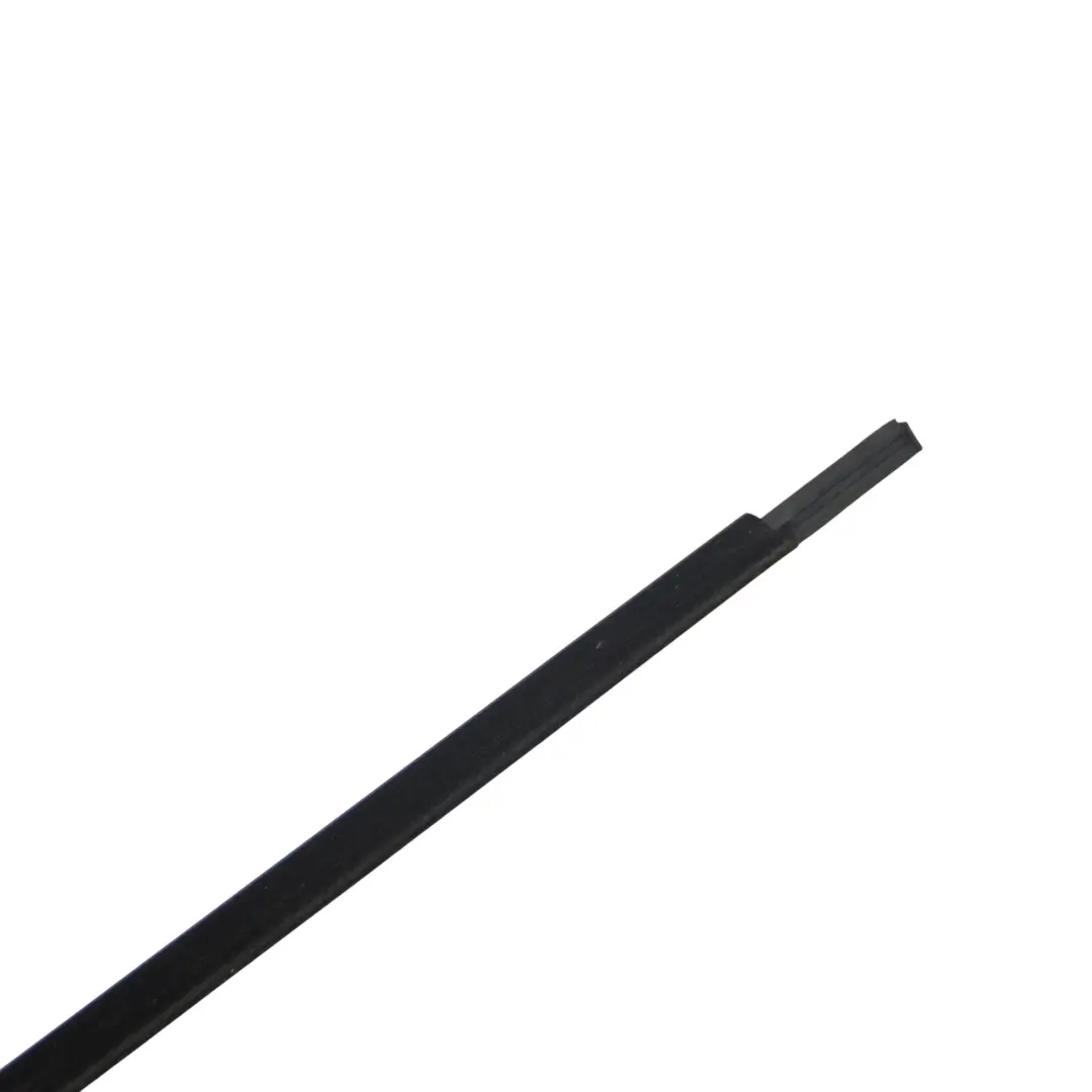 Strip Window Door Frame Rear Right O/S Trim Chrom to Mercedes X253 with Part number A2537306004 Mercedes X253 Strip Window Door Frame Rear Right O/S Trim Chrom - SKU A2537306004 - Part number A2537306004