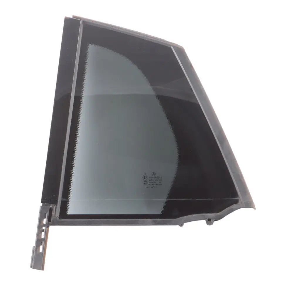 Vitre Triangulaire Custode Arrière Gauche AS3 pour Mercedes GLC C253 à propos du numéro de pièce A2537307900 Mercedes GLC C253 Vitre Triangulaire Custode Arrière Gauche AS3 - SKU A2537307900 - Numéro de pièce A2537307900