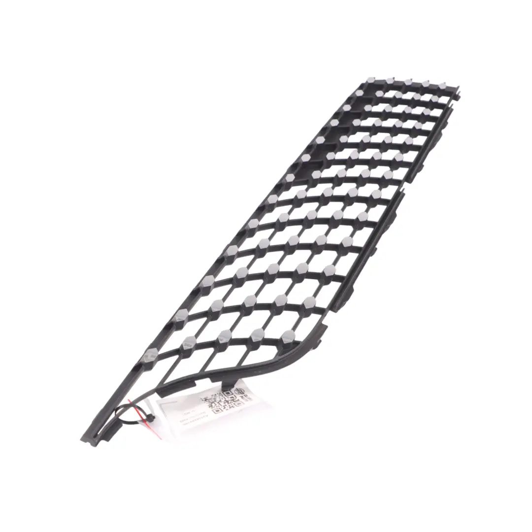 Embellecedor rejilla parachoques delantero derecho para Mercedes GLC X253 con número de pieza A2538889100 Mercedes GLC X253 Embellecedor rejilla parachoques delantero derecho - SKU A2538889100 - Número de pieza A2538889100