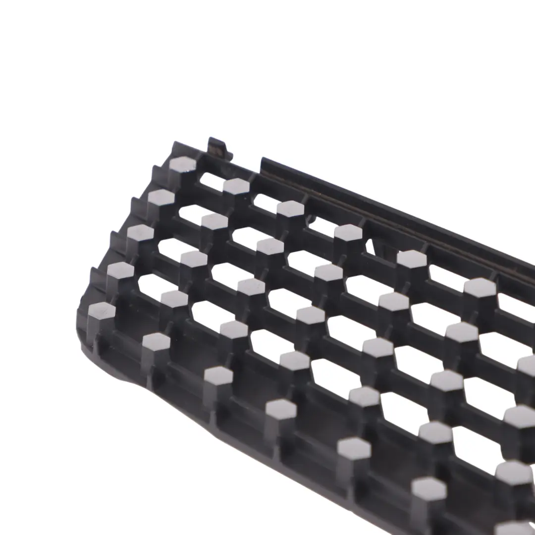 Paraurti anteriore griglia inferiore destra Chrome per Mercedes GLC X253 con numero di parte A2538889100 Mercedes GLC X253 Paraurti anteriore griglia inferiore destra Chrome - SKU A2538889100 - Numero di parte A2538889100