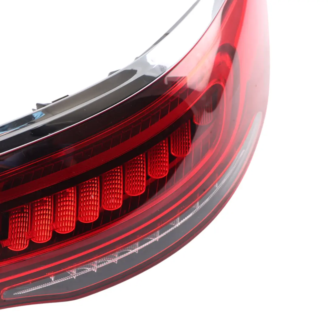 Mercedes GLC C253 Coupe Rückleuchte Rechts Seitenverkleidung Licht - SKU A2539060902-1 - Teilenummer A2539060902