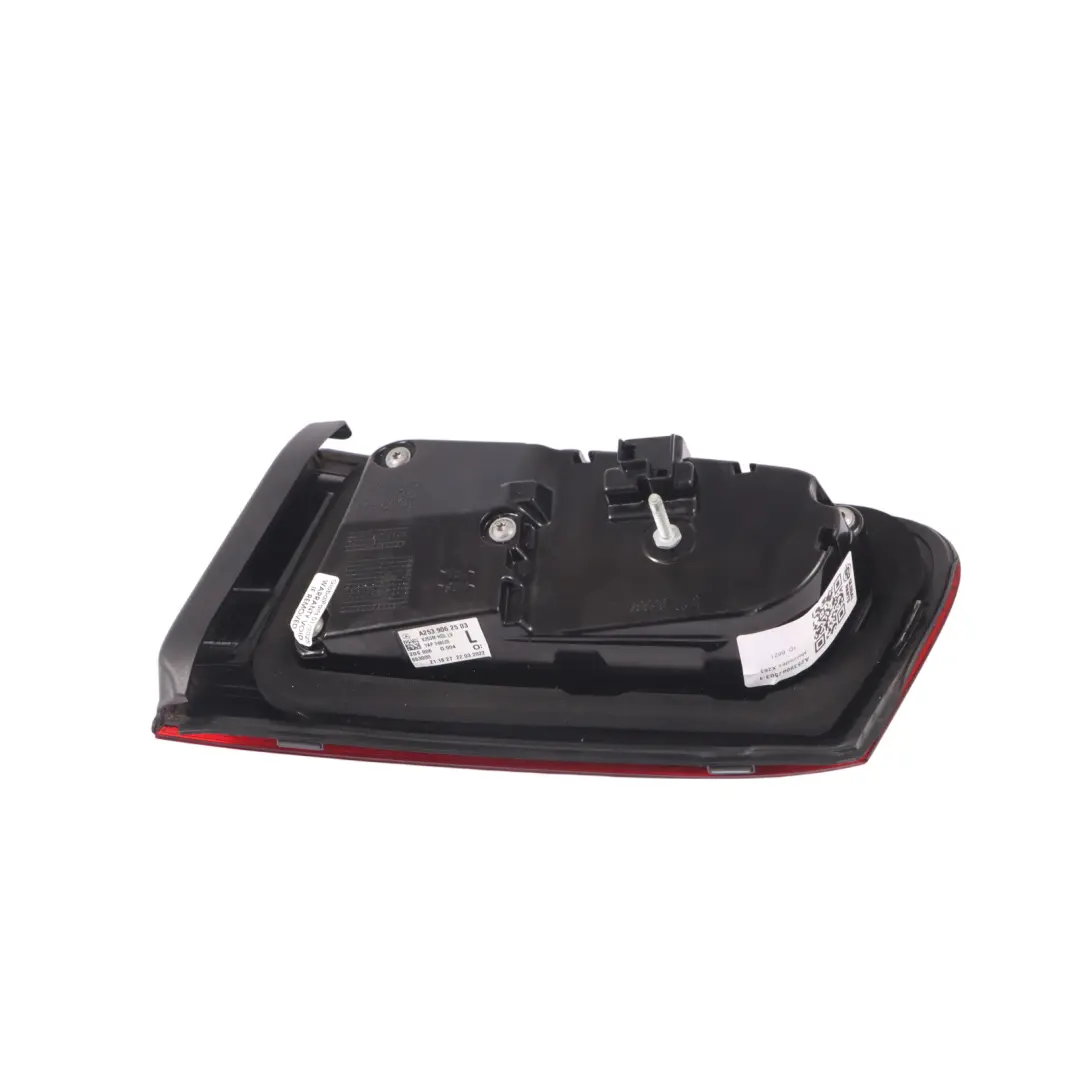 Lampe d'éclairage coffre hayon arrière gauche pour Mercedes GLC X253 à propos du numéro de pièce A2539062503 Mercedes GLC X253 Lampe d'éclairage coffre hayon arrière gauche - SKU A2539062503-1 - Numéro de pièce A2539062503