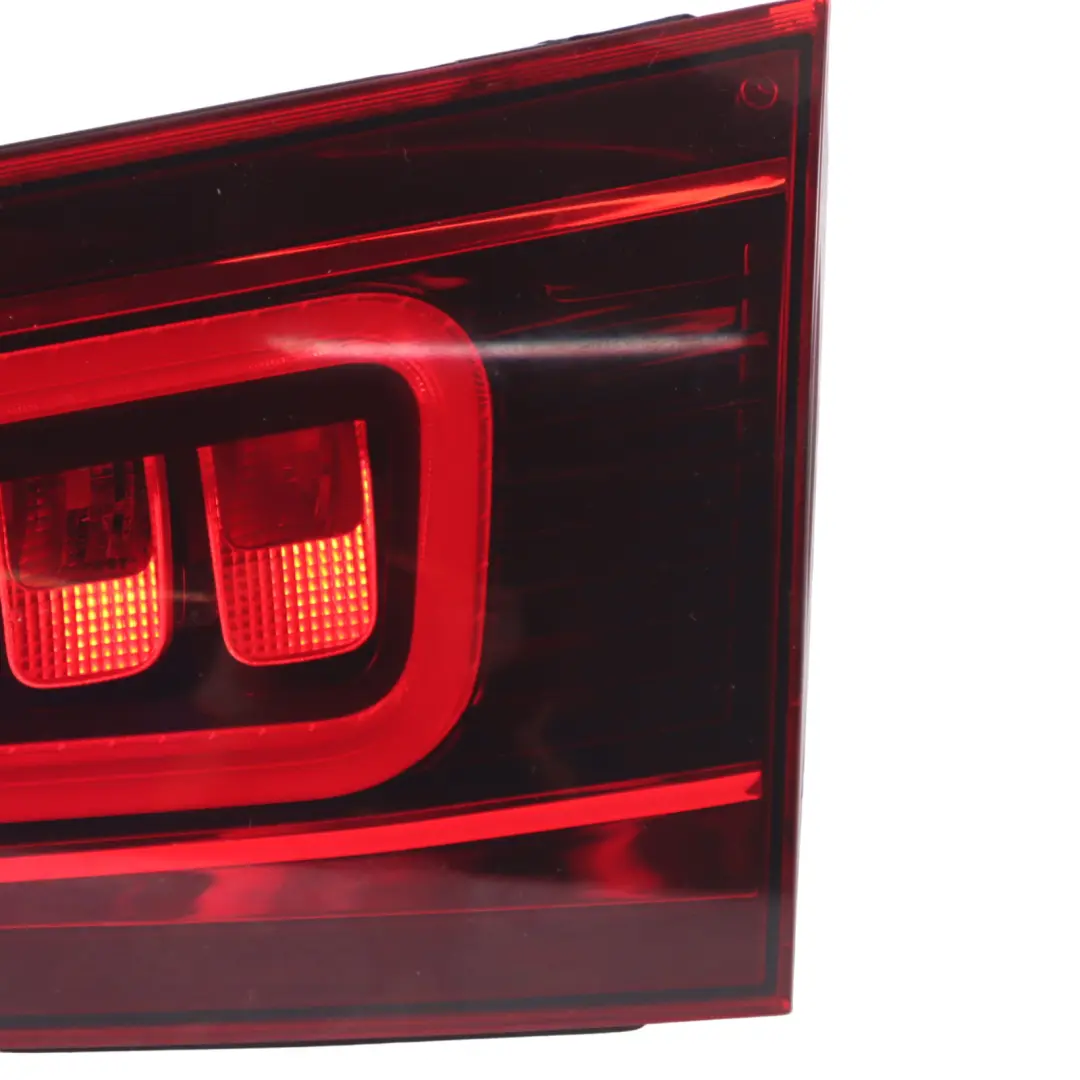 Lampa W Klapę Bagażnika Prawy Tył do Mercedes GLC X253 o numerze A2539062603 Mercedes GLC X253 Lampa W Klapę Bagażnika Prawy Tył - SKU A2539062603-1 - Numer Części A2539062603