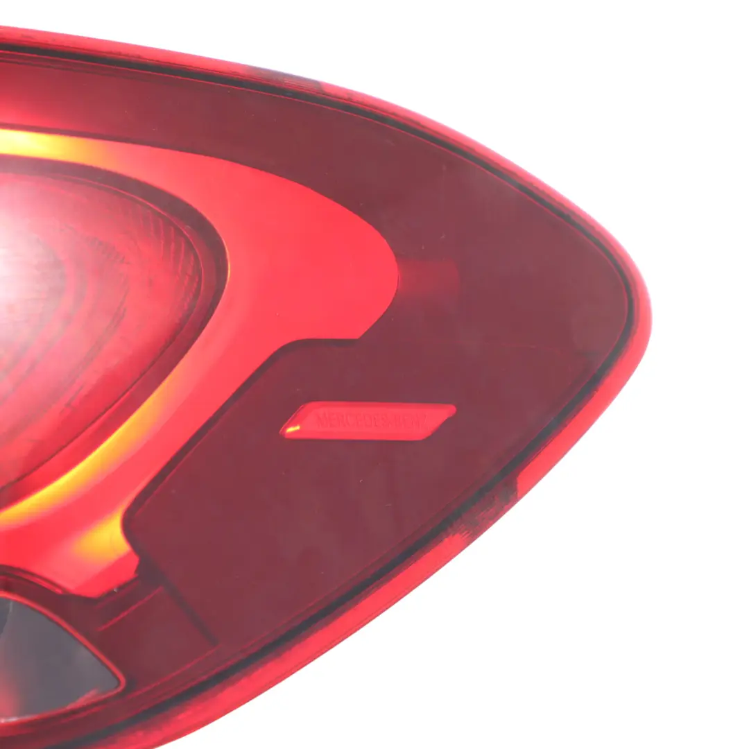 Lampa Tylna Prawy Tył do Mercedes GLC X253 o numerze A2539063003 Mercedes GLC X253 Lampa Tylna Prawy Tył - SKU A2539063003 - Numer Części A2539063003