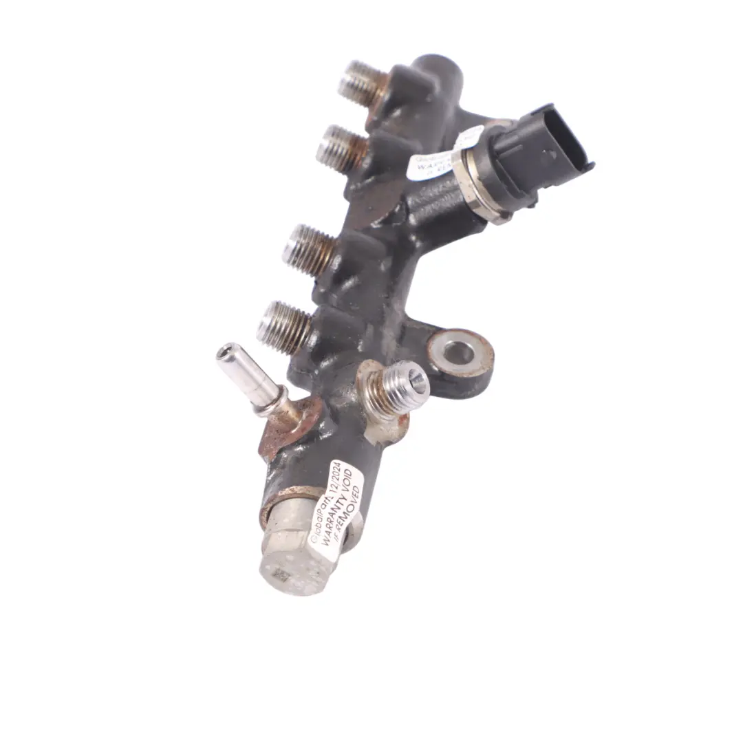 OM608 Fuel Injection Rail Distributor Line to Mercedes W177 Diesel with Part number A6080701200 Mercedes W177 Diesel OM608 Fuel Injection Rail Distributor Line - SKU A6080701200 - Part number A6080701200