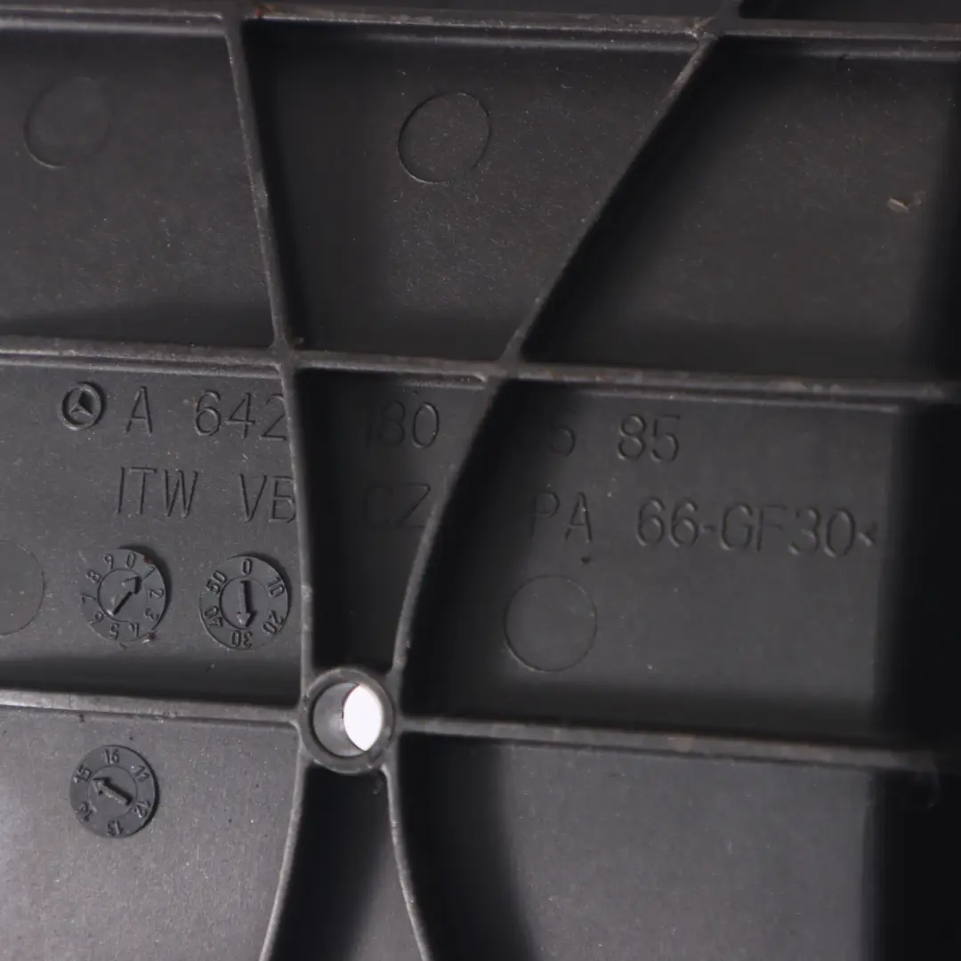 Soupape de Respiration Séparateur d'Huile pour Mercedes W164 à propos du numéro de pièce A6421800585 Mercedes W164 Soupape de Respiration Séparateur d'Huile - SKU A6421800585 - Numéro de pièce A6421800585