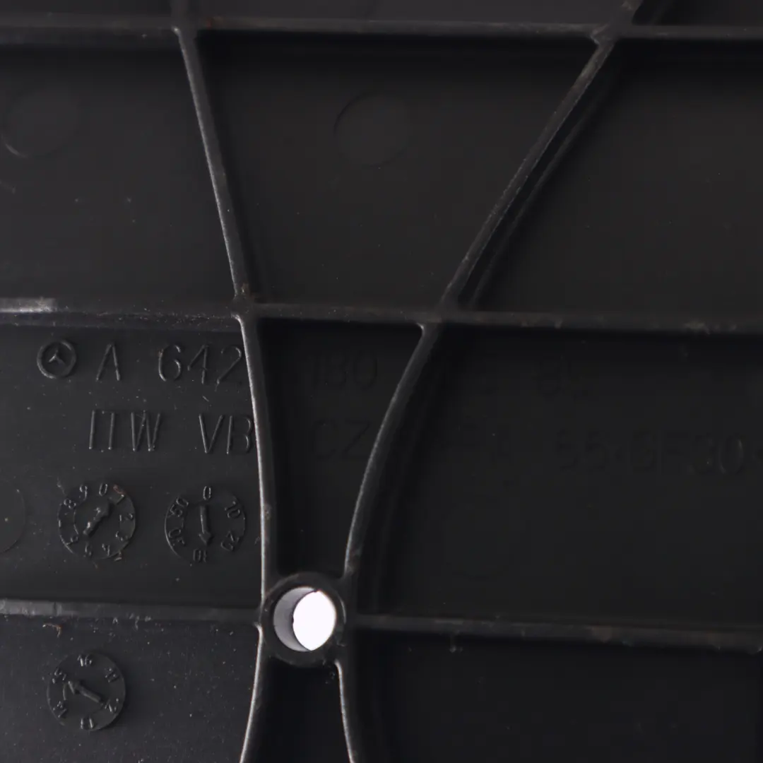 Breather Valve Oil Separator to Mercedes W164 Engine with Part number A6421800585 Mercedes W164 Engine Breather Valve Oil Separator - SKU A6421800585 - Part number A6421800585