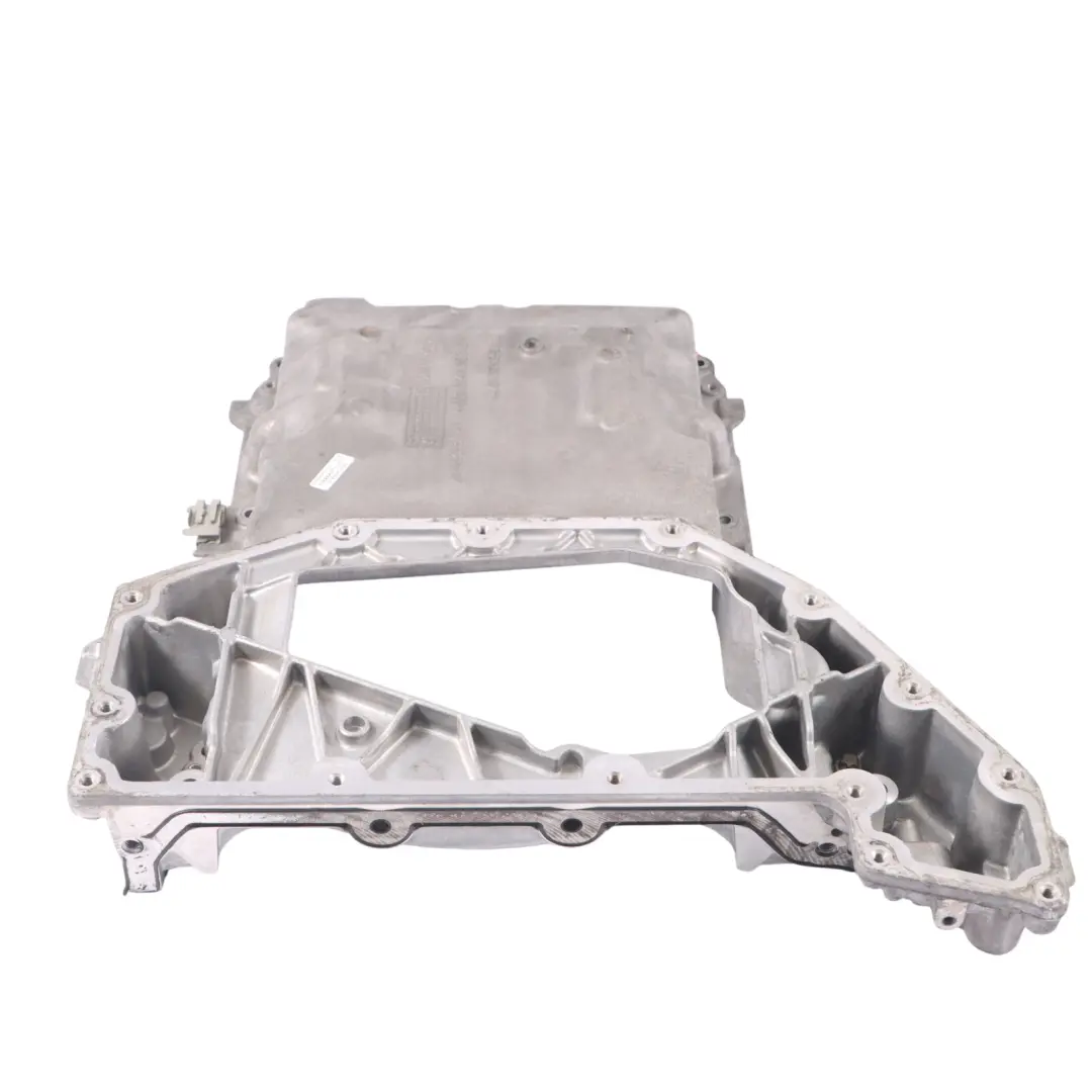 Carter de aceite superior del motor Mercedes W205 OM651 Diesel para con número de pieza A6510141000 Carter de aceite superior del motor Mercedes W205 OM651 Diesel - SKU A6510141000 - Número de pieza A6510141000