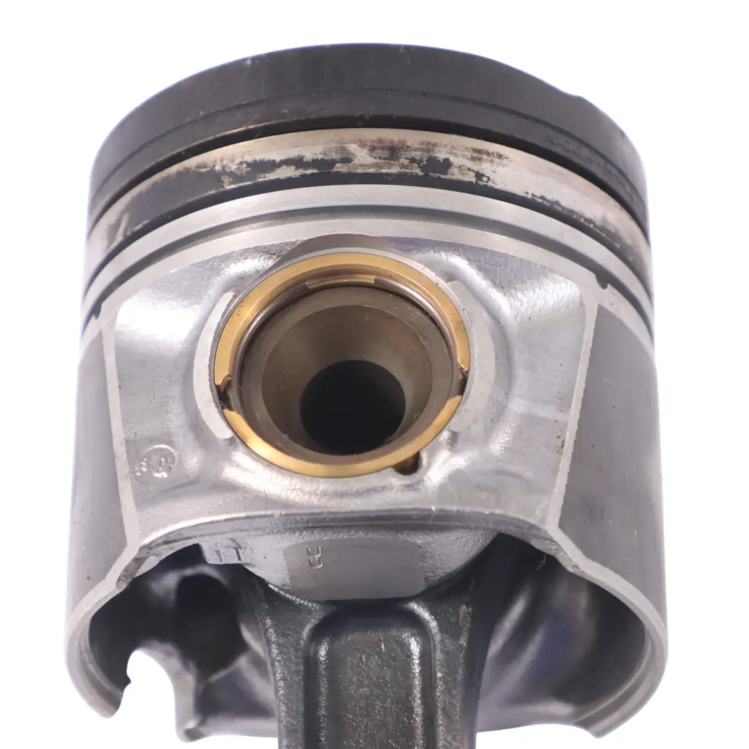 OM651 Motor Diesel Pistón Biela para Mercedes W176 con número de pieza A6510302217 Mercedes W176 OM651 Motor Diesel Pistón Biela - SKU A6510302217 - Número de pieza A6510302217