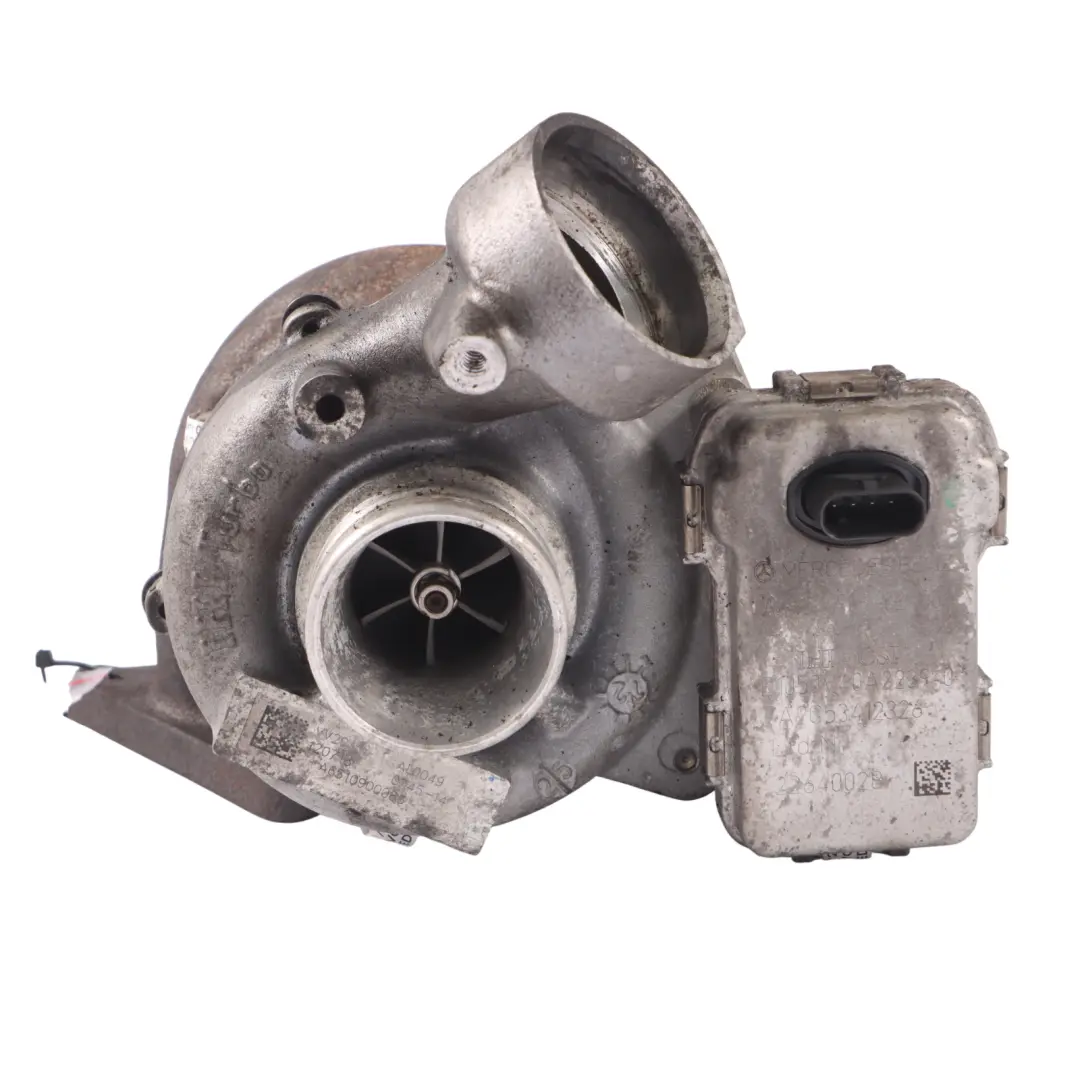 OM651 Diesel Motor Turbolader für Mercedes W906 mit Teilenummer A6510900086 Mercedes W906 OM651 Diesel Motor Turbolader - SKU A6510900086 - Teilenummer A6510900086