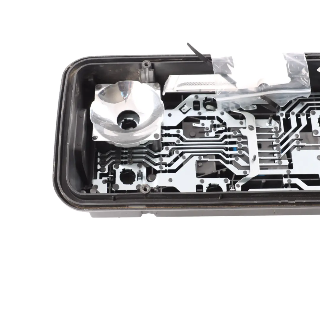 Mercedes W906 Luz Trasera Izquierda Portalámparas - SKU A9068200464-1 - Número de pieza A9068200464