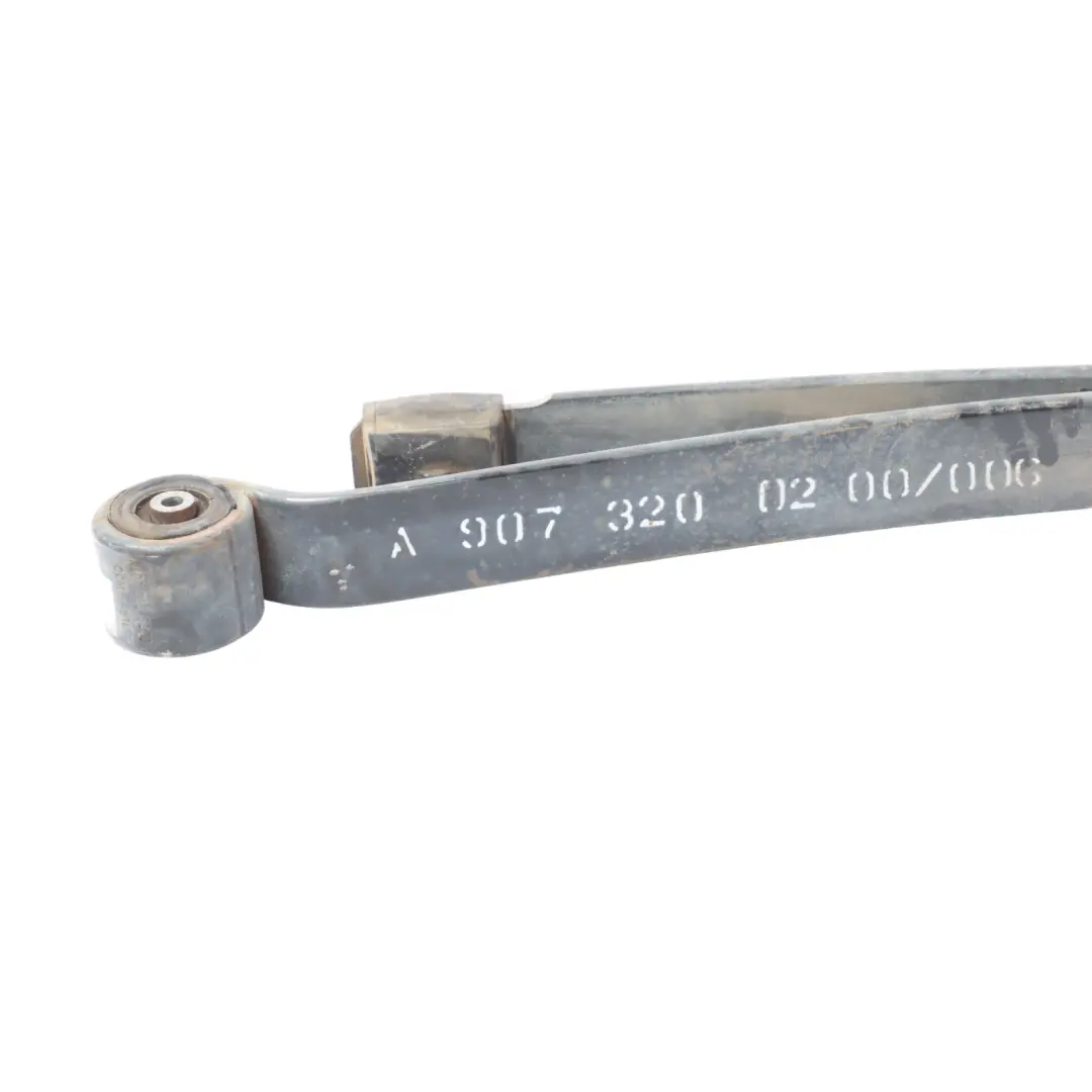Mercedes W907 Suspensión Trasera Leaf Spring Doble Soporte Eje Rod Mount - SKU A9073200200 - Número de pieza A9073200200