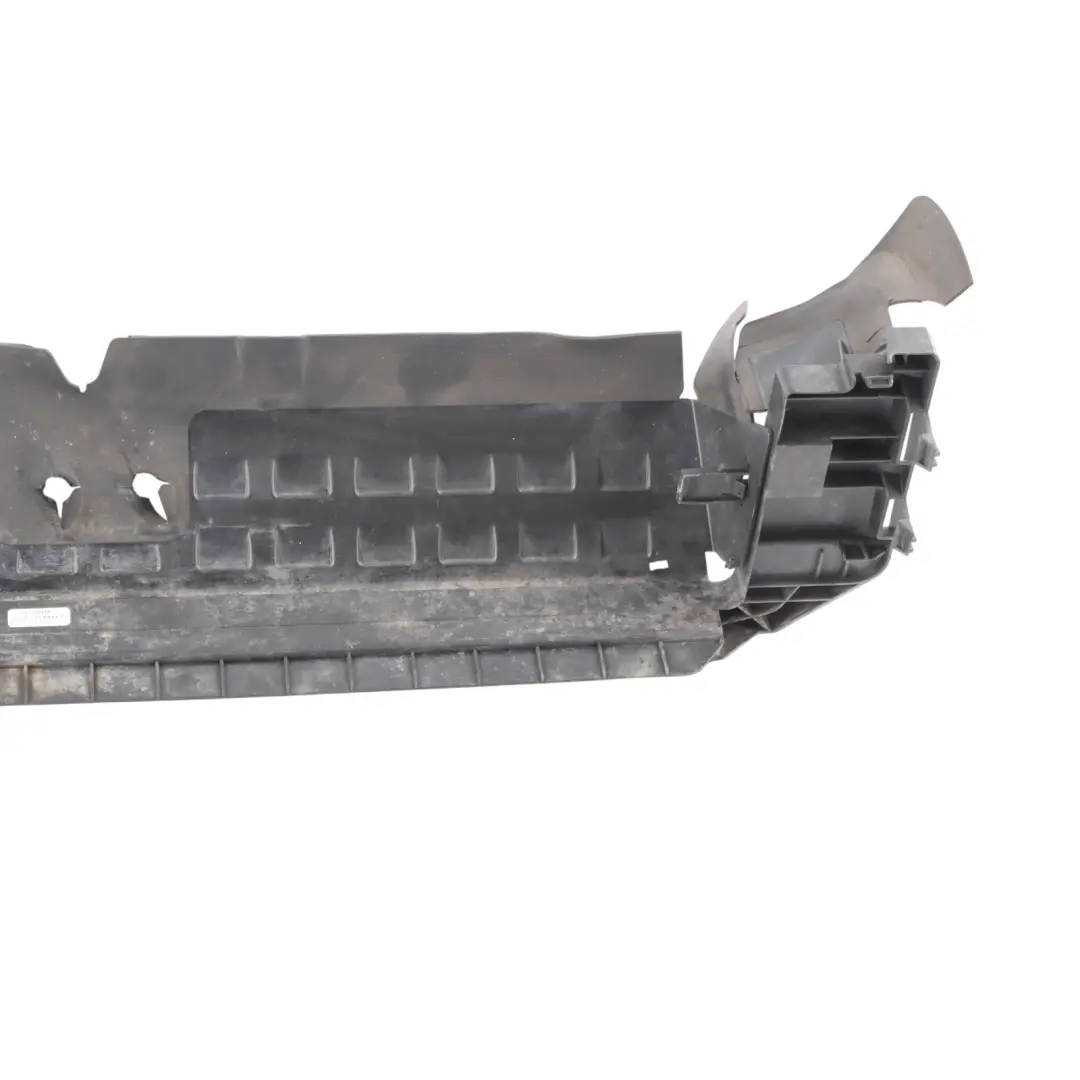 W907 Unterer Kühler Lufteinlass Kanal Segment für Mercedes mit Teilenummer A9075050200 Mercedes W907 Unterer Kühler Lufteinlass Kanal Segment - SKU A9075050200 - Teilenummer A9075050200