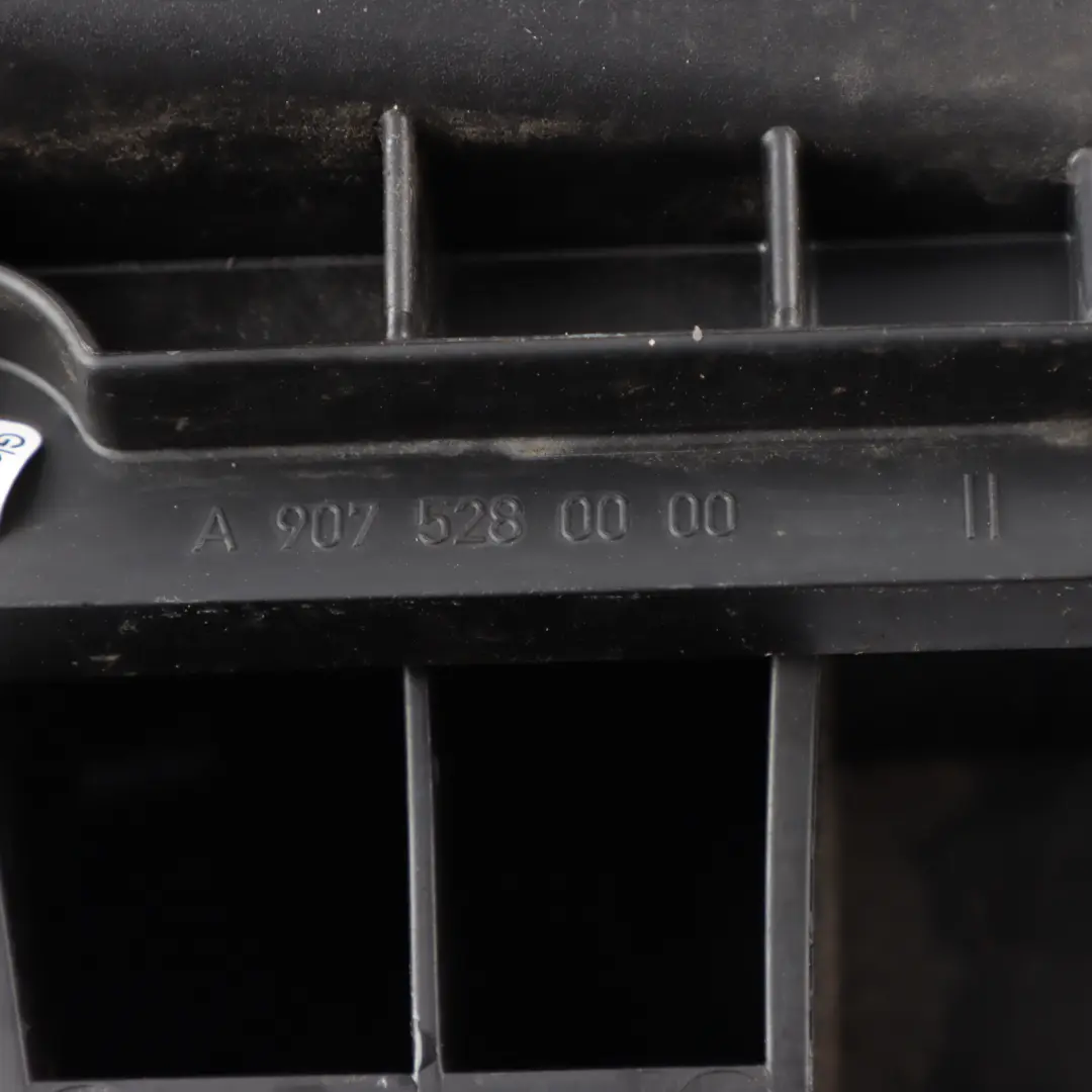 W907 Luftfiltergehäuse Abdeckung Kasten für Mercedes Sprinter mit Teilenummer A9075280000 Mercedes Sprinter W907 Luftfiltergehäuse Abdeckung Kasten - SKU A9075280000 - Teilenummer A9075280000