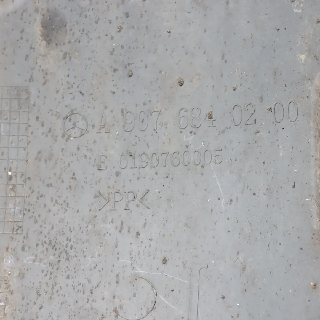 W907 Radkasten vorne links Gehäuseauskleidung hinten für Mercedes mit Teilenummer A9076845505 Mercedes W907 Radkasten vorne links Gehäuseauskleidung hinten - SKU A9076845505 - Teilenummer A9076845505