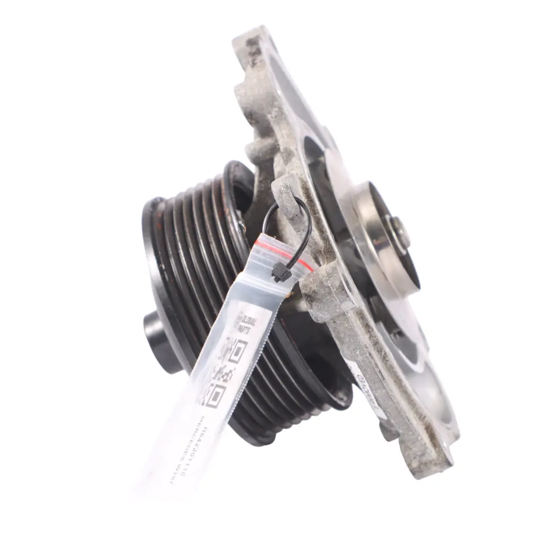 W207 OM642 Pompe eau refroidissement auxiliaire diesel R642201110 pour Mercedes à propos du numéro de pièce R6422011110 Mercedes W207 OM642 Pompe eau refroidissement auxiliaire diesel R642201110 - SKU R6422011110 - Numéro de pièce R6422011110