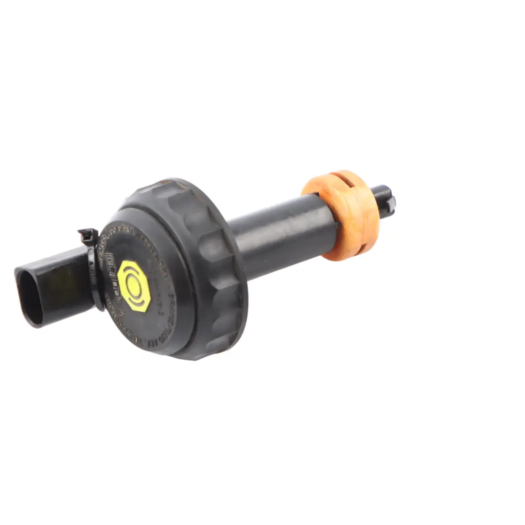 Brake Fluid Tank Cap to Audi A3 8P TT 8J VW Passat B6 B7 Golf with Part number 1K2611349C Audi A3 8P TT 8J VW Passat B6 B7 Golf Brake Fluid Tank Cap - SKU RHD-1K2611349C - Part number 1K2611349C