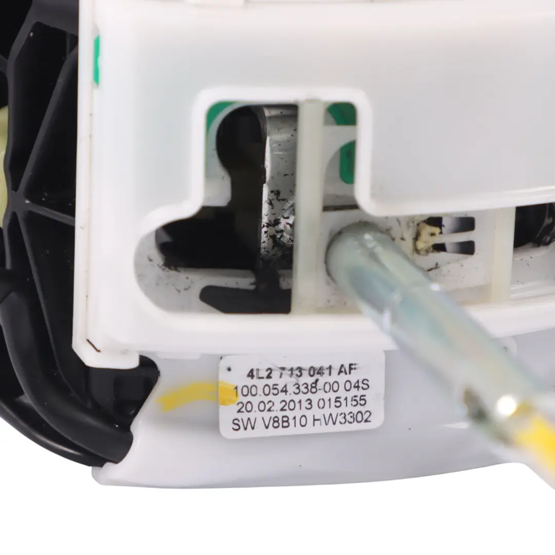 Selector Gearshift Mechanism Automatic Gearbox to Audi Q7 4L Gear with Part number 4L2713105B Audi Q7 4L Gear Selector Gearshift Mechanism Automatic Gearbox - SKU RHD-4L2713105B - Part number 4L2713105B