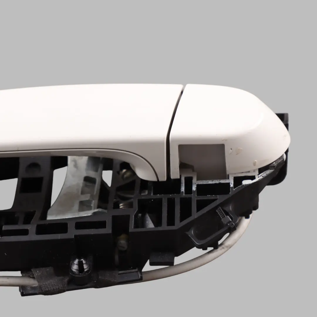 Grab Handle BMW F32 Front Left N/S Comfort Access Alpinweiss Alpine White - 300 to with Part number 7326917 Grab Handle BMW F32 Front Left N/S Comfort Access Alpinweiss Alpine White - 300 - SKU RHD-7326917-AW - Part number 7326917