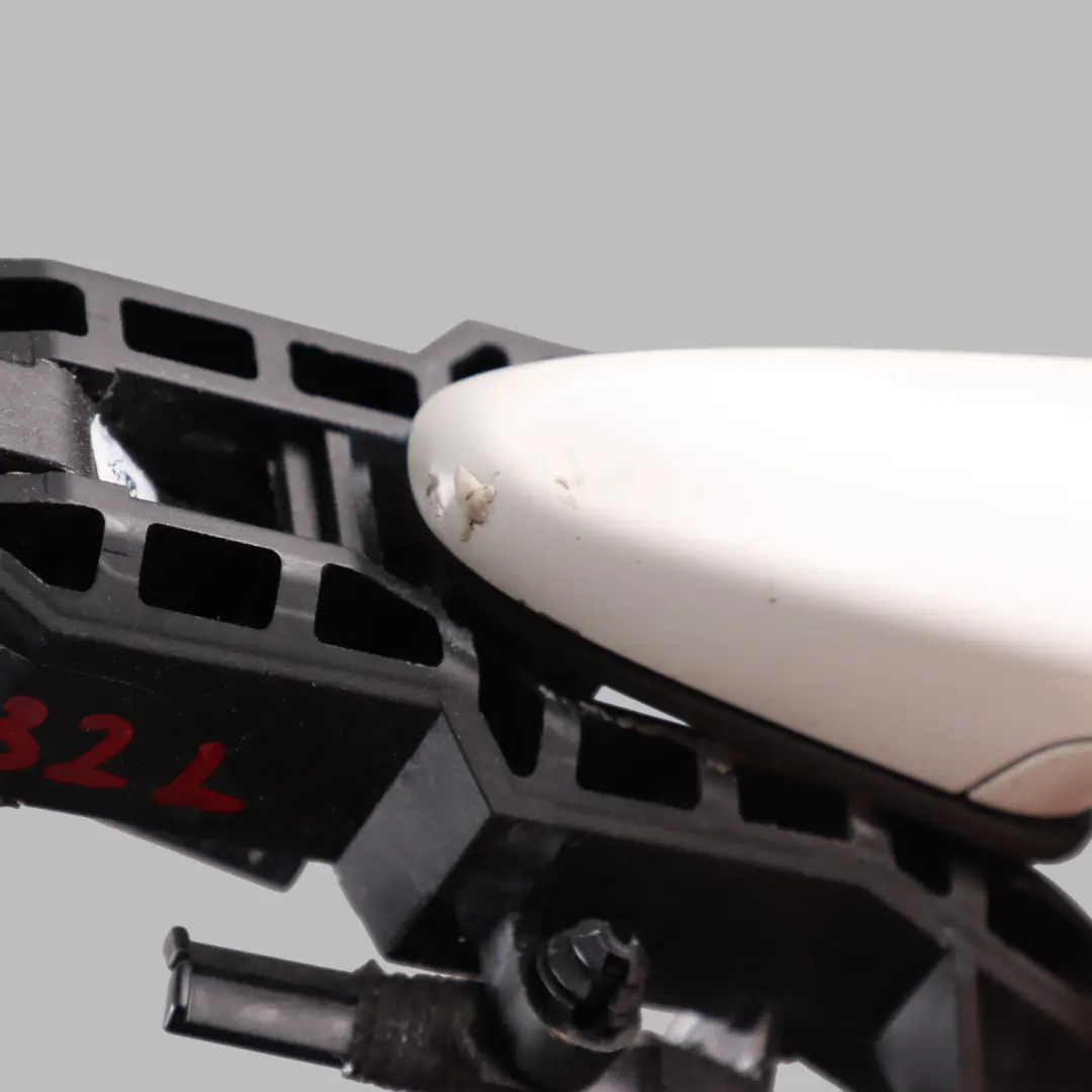 Grab Handle BMW F32 Front Left N/S Comfort Access Alpinweiss Alpine White - 300 to with Part number 7326917 Grab Handle BMW F32 Front Left N/S Comfort Access Alpinweiss Alpine White - 300 - SKU RHD-7326917-AW - Part number 7326917