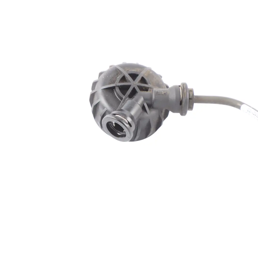 Gearbox Clutch Pipe Line Hose to Audi TT 8J with Part number 8J2721465 Audi TT 8J Gearbox Clutch Pipe Line Hose - SKU RHD-8J2721465 - Part number 8J2721465