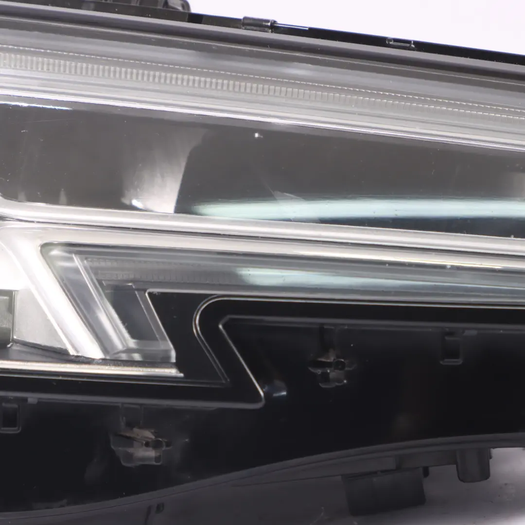 Headlight Front Right O/S LED Xenon Headlamp Lamp Light to Audi A4 B9 with Part number 8W0941034A Audi A4 B9 Headlight Front Right O/S LED Xenon Headlamp Lamp Light - SKU RHD-8W0941034A - Part number 8W0941034A