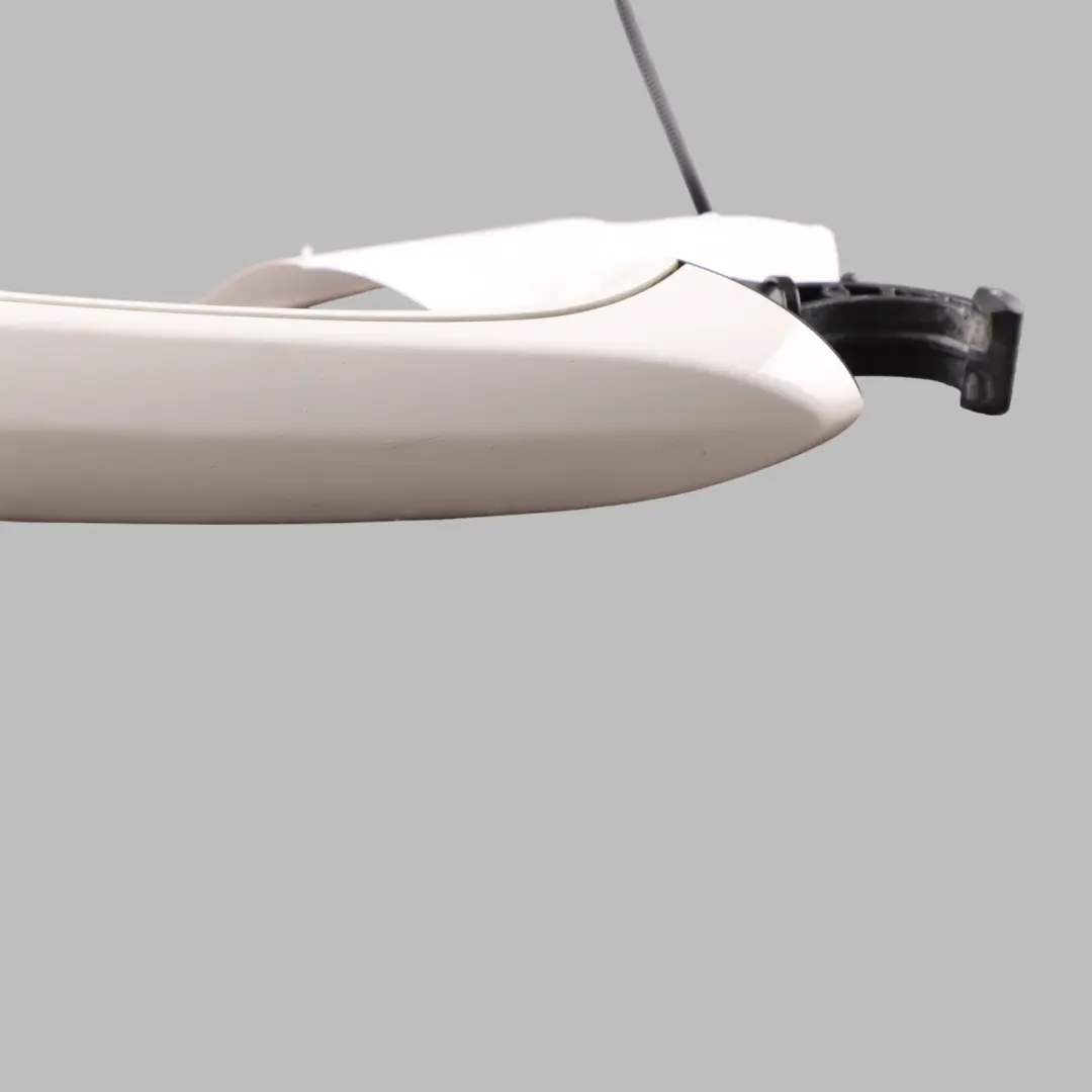 Door Handle BMW F40 G20 G30 Outside Grab Front Right O/S Alpinweiss White - 300 to with Part number 9491460 Door Handle BMW F40 G20 G30 Outside Grab Front Right O/S Alpinweiss White - 300 - SKU RHD-9491460-AW - Part number 9491460